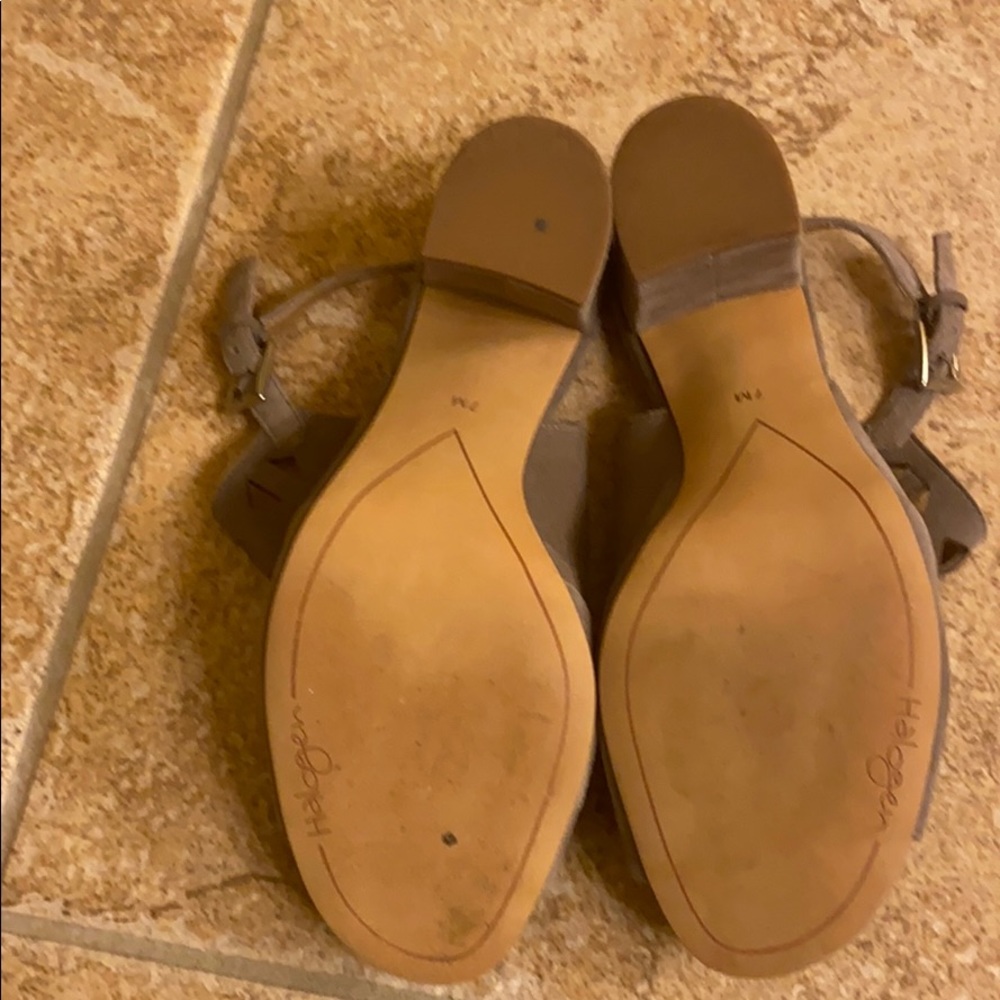 Shoes - Picture 5 of 6